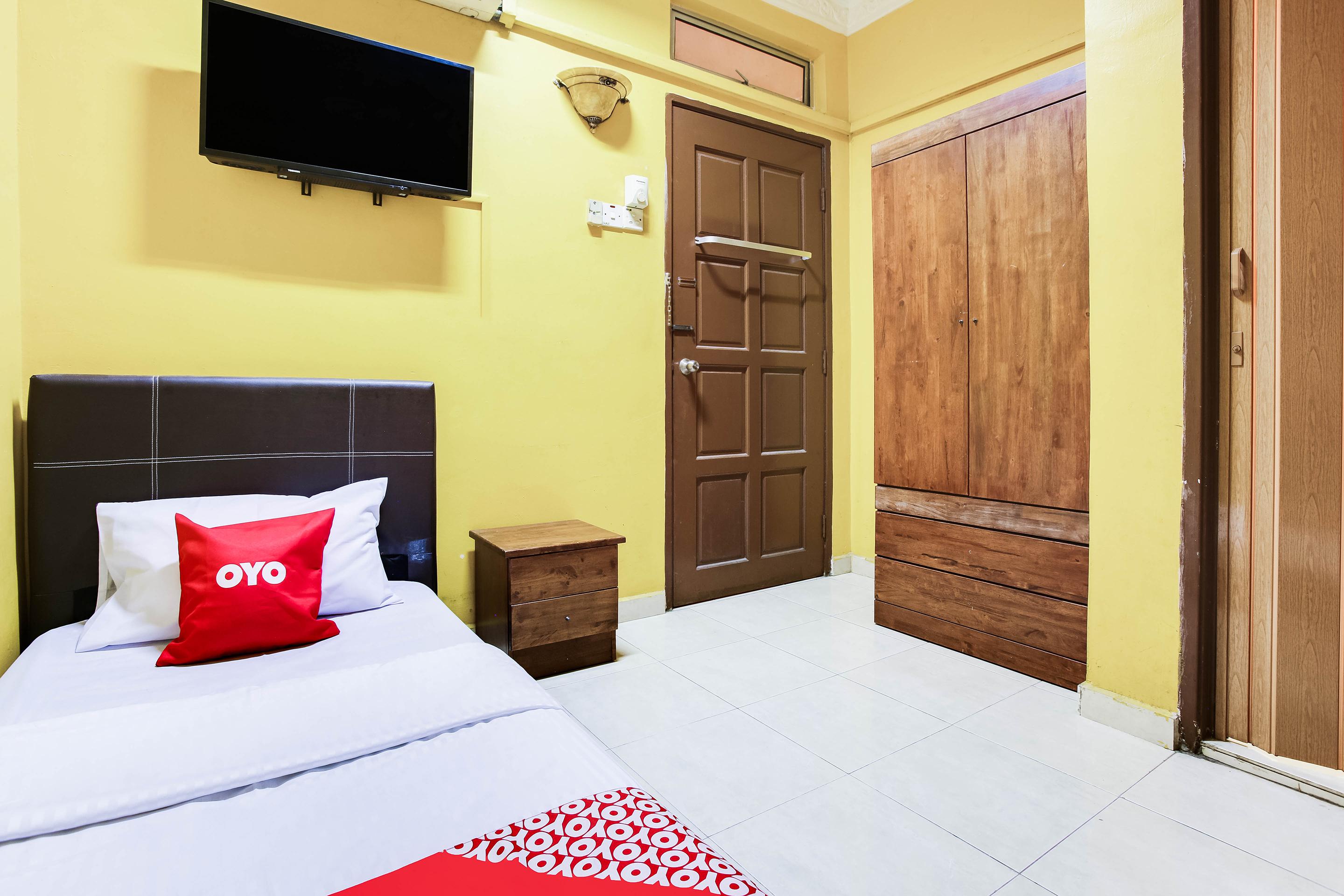 Lucky Budget Hotel @ Nilai Buitenkant foto