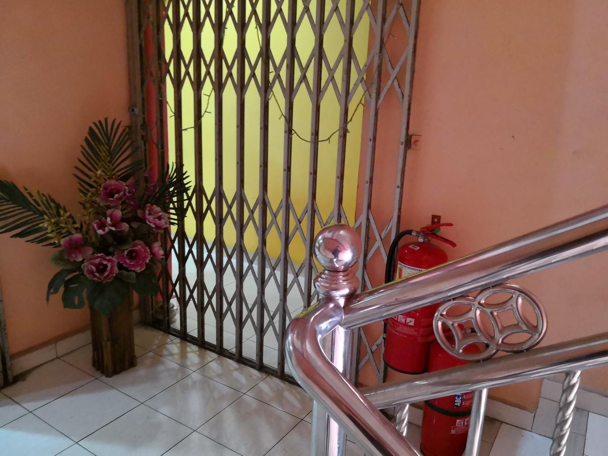 Lucky Budget Hotel @ Nilai Buitenkant foto