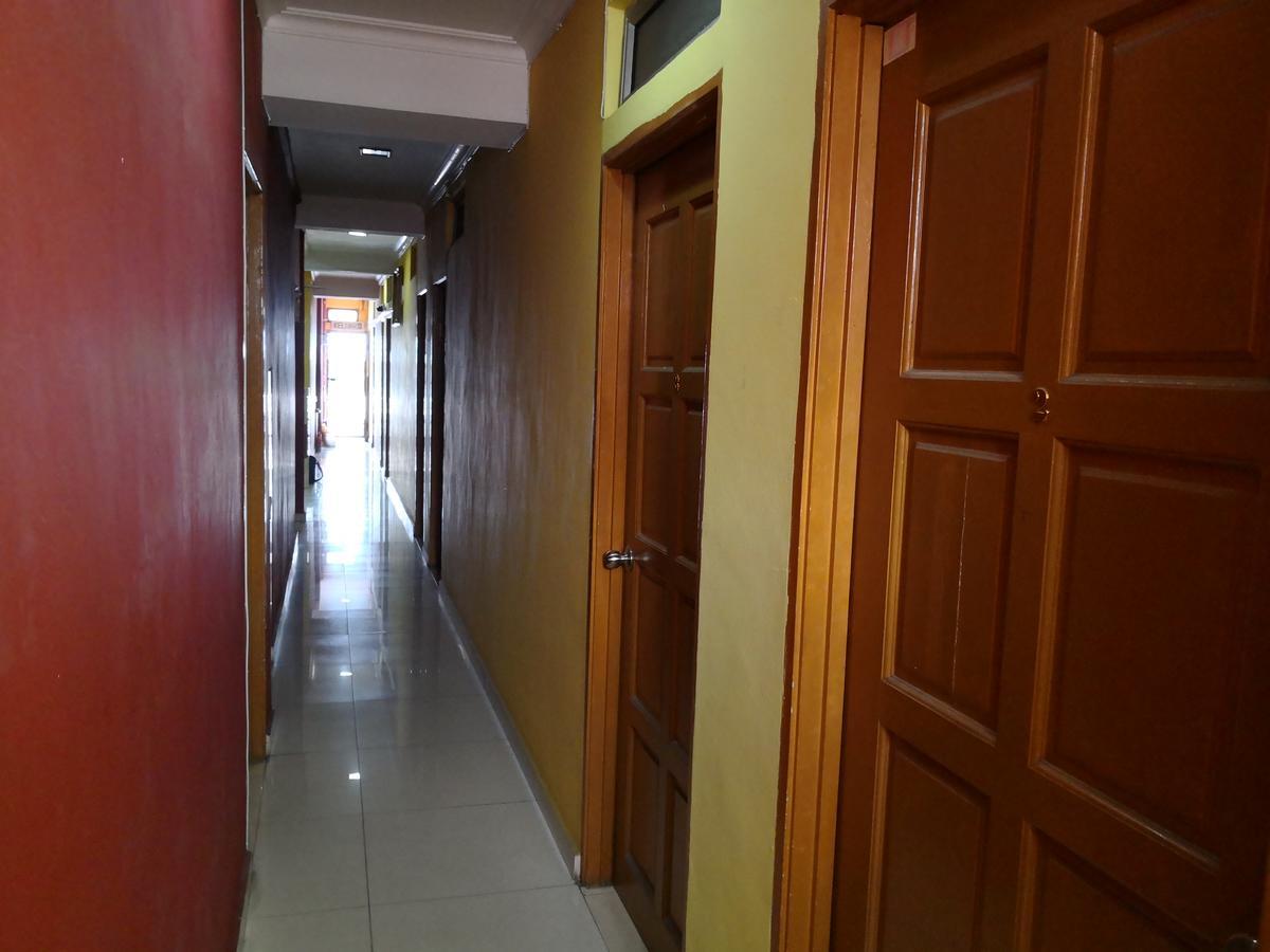 Lucky Budget Hotel @ Nilai Buitenkant foto